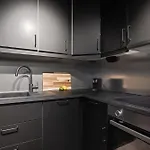 Apartament King Bed - Free Parking - Renovated June 2025 *