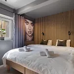 Apartament King Bed - Free Parking - Renovated June 2025 Bergen