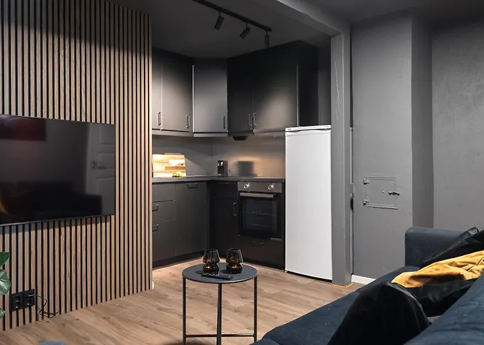 King Bed - Free Parking - Renovated June 2025 Bergen