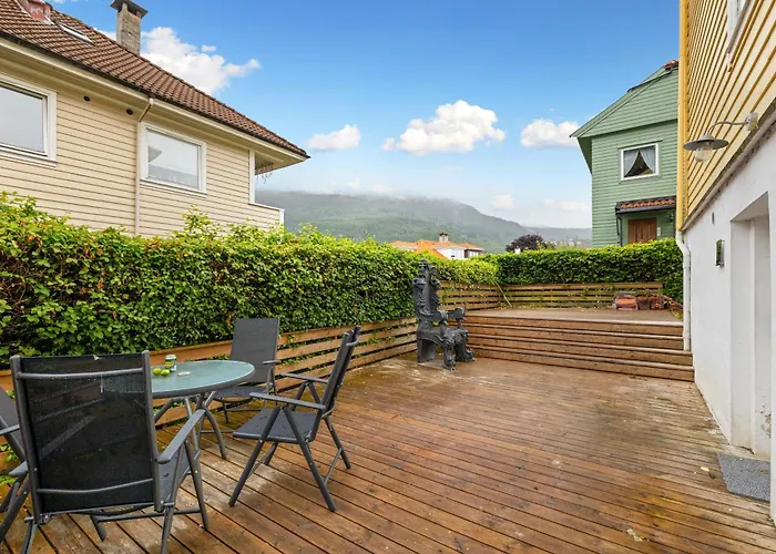 King Bed - Free Parking - Renovated June 2025 Apartment Bergen