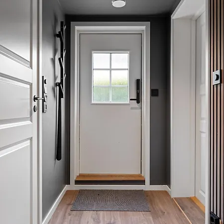 King Bed - Free Parking - Renovated June 2025 Bergen